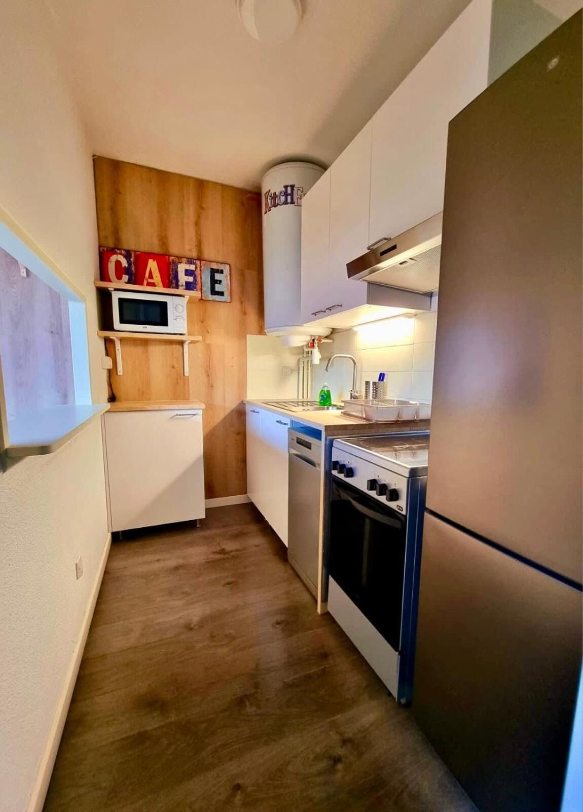 Rosario' Port D'hyeres - Air-conditioned And Wifi Le Majorelle - T2 50m Apartment