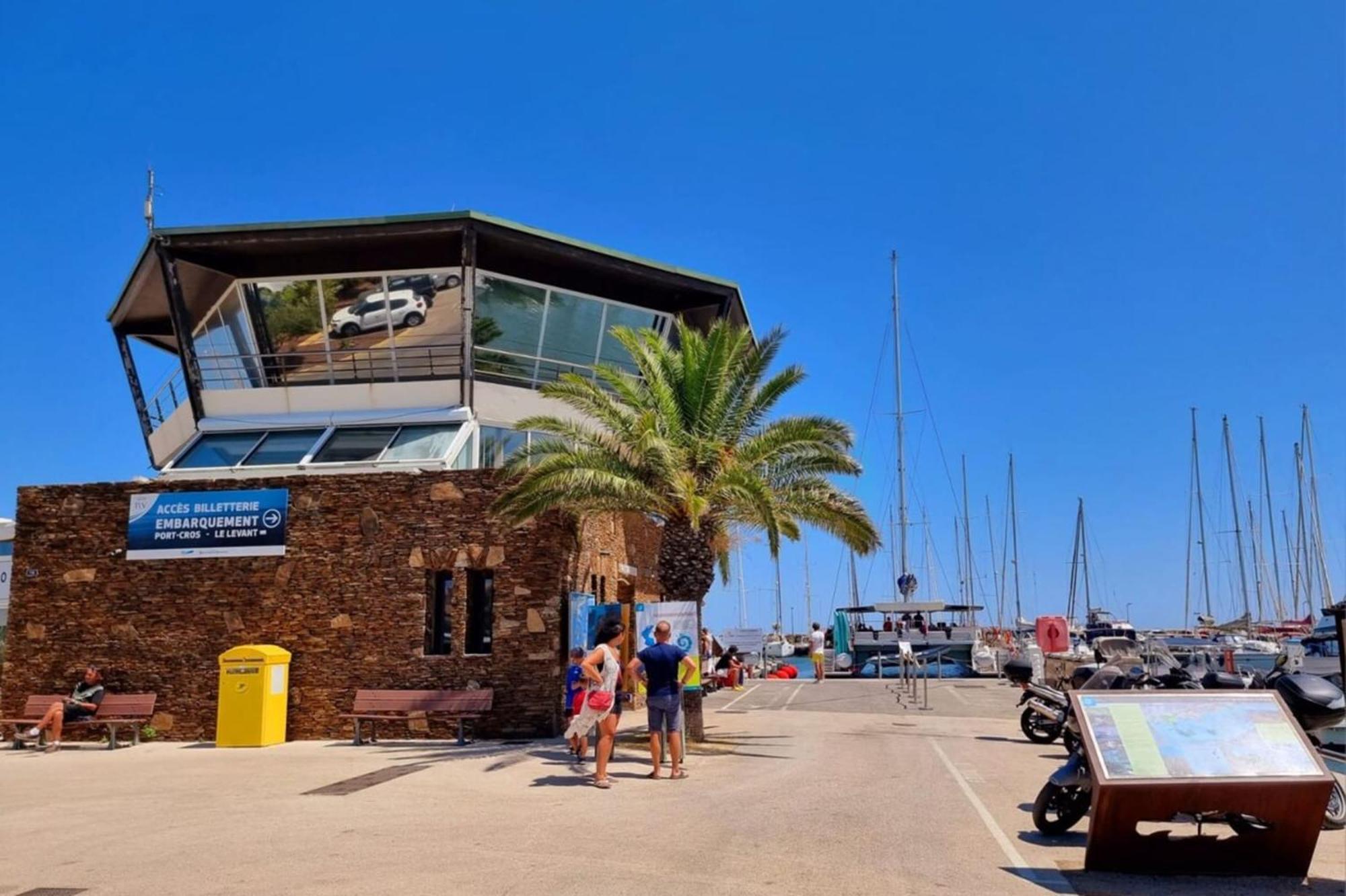 Apartment Rosario' Port D'hyeres - Air-conditioned And Wifi Le Majorelle - T2 50m