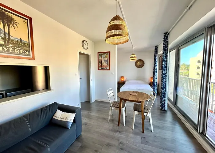 Rosario\' Port D\'Hyeres - Air-Conditioned And Wifi
