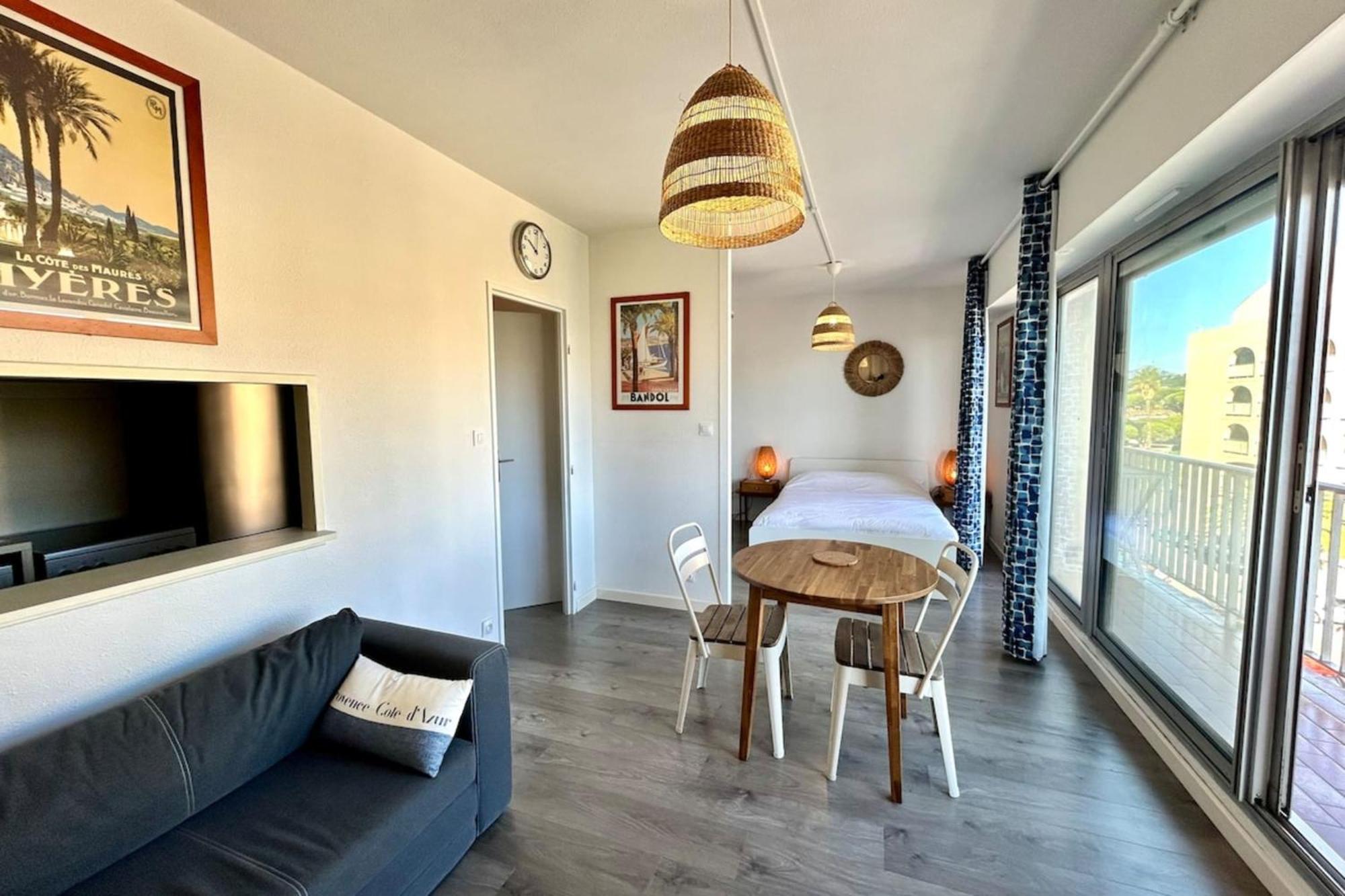 Apartment Rosario' Port D'hyeres - Air-conditioned And Wifi Le Majorelle - T2 50m Hyeres