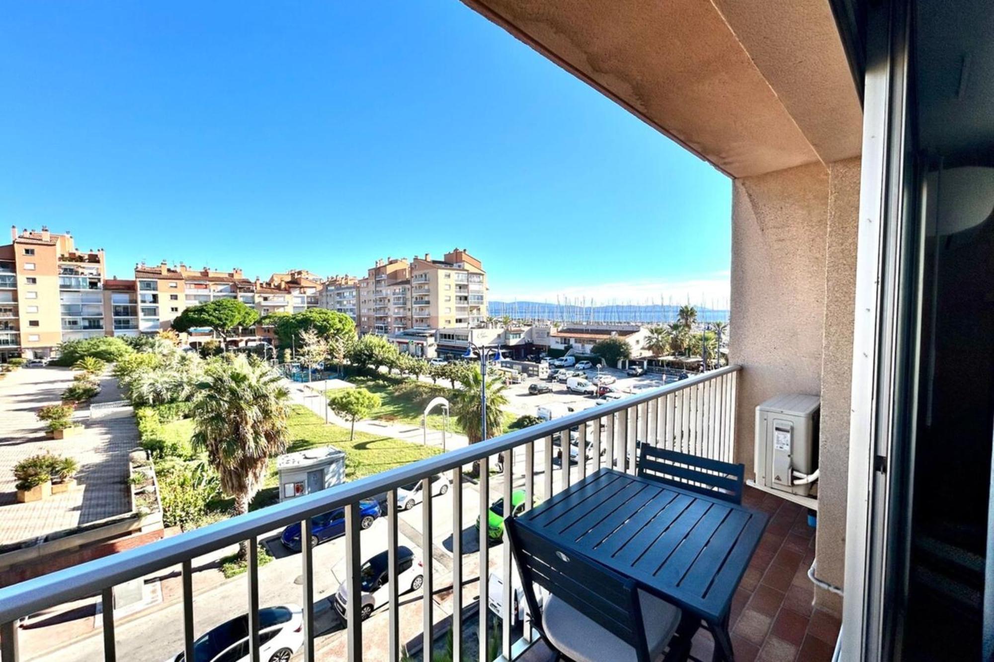 Rosario' Port D'hyeres - Air-conditioned And Wifi Le Majorelle - T2 50m Hyeres